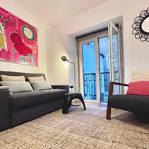 Casa Coracao Do Bairro , Lisbon Portugal